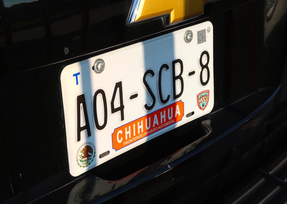 Conducir un Auto con Placa Mexicana en los EE. UU.: Consideraciones Clave