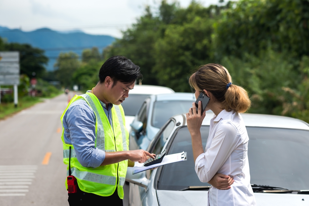 ​​Roadside Assistance vs. Towing Coverage: What's the Difference?
